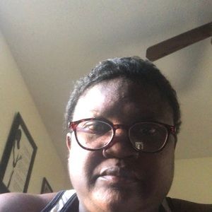 Meet your Posher, Evette